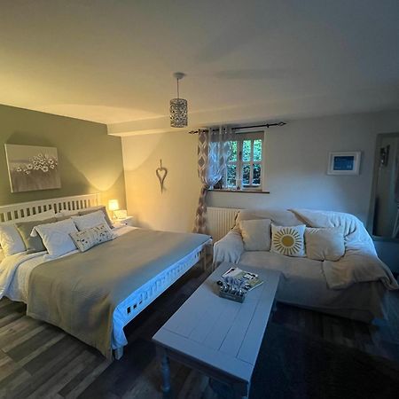 שרוסברי Pear Tree Cottage Courtyard מראה חיצוני תמונה