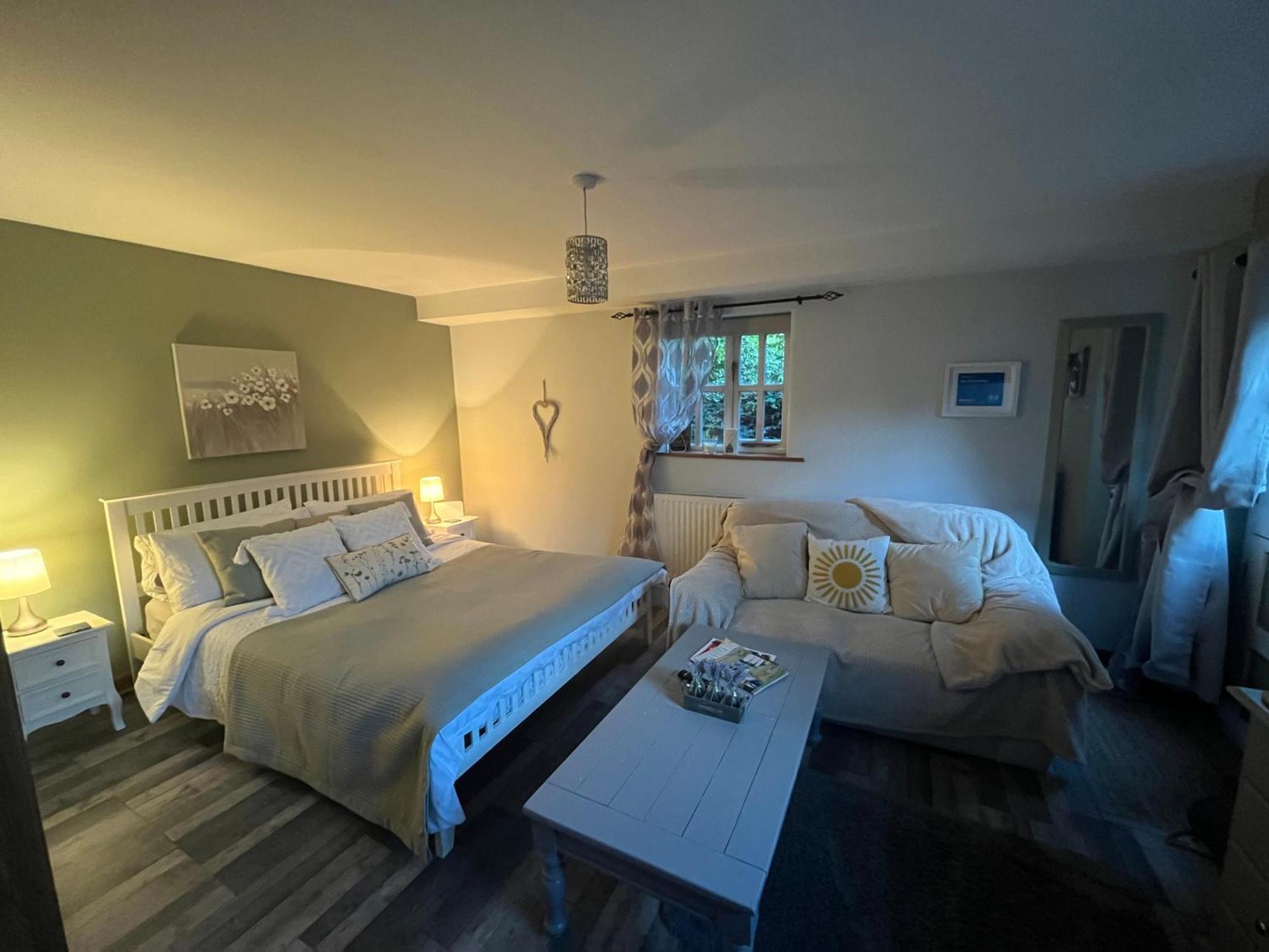 שרוסברי Pear Tree Cottage Courtyard מראה חיצוני תמונה